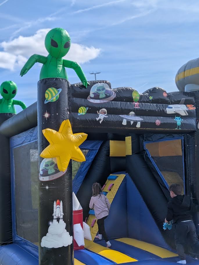 Alien Hüpfburg